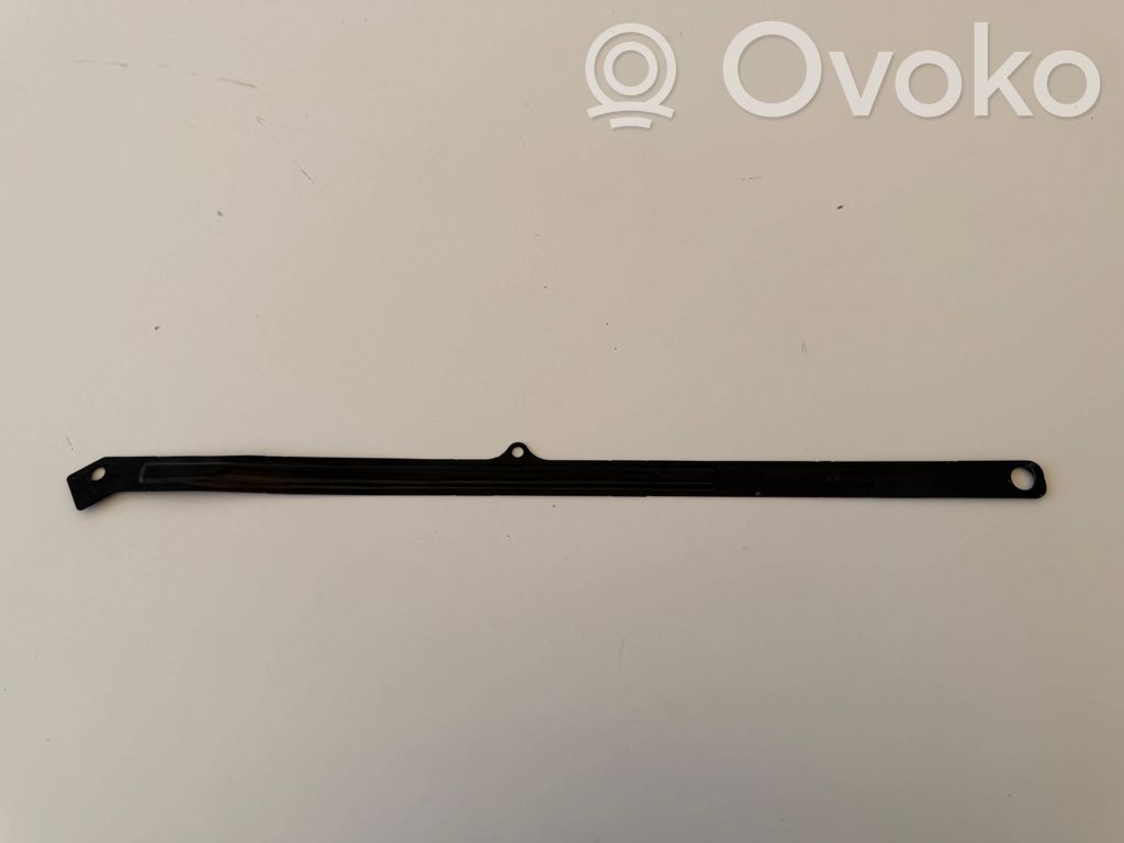 Radiator mount bracket   109848800A