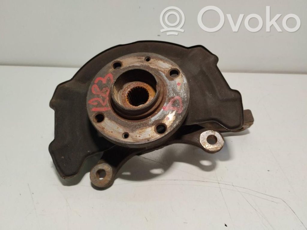 Suzuki Swift II Achsschenkel vorne 