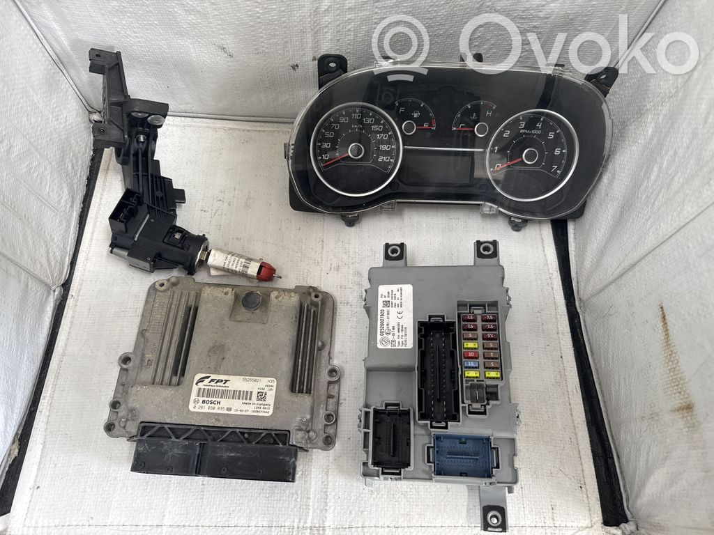 Fiat Doblo Komputer / Sterownik ECU i komplet kluczy 