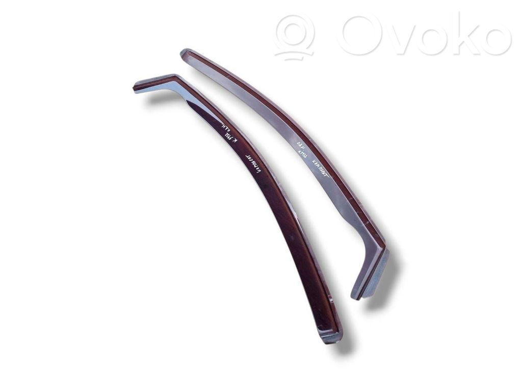 Front door wind deflector