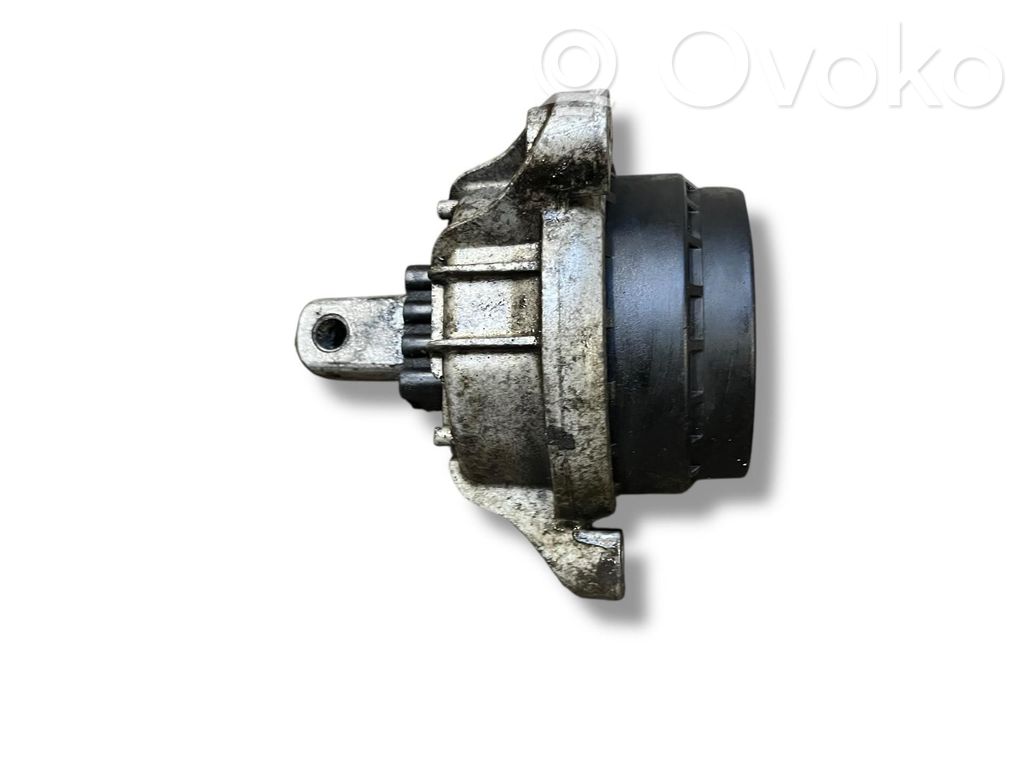 Engine mount bracket   6785601