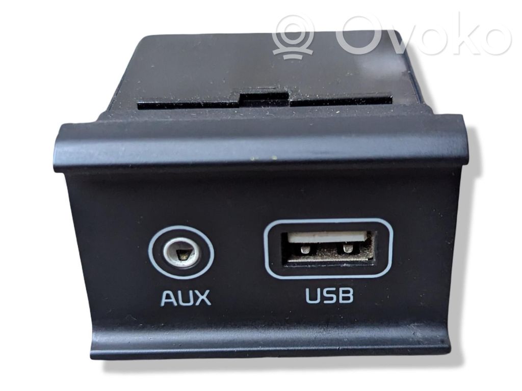 KIA Optima USB-pistokeliitin 