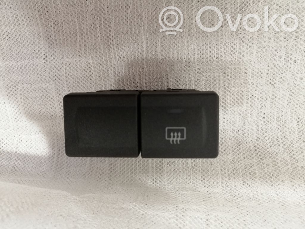 Ford Fusion Windscreen/window heater switch 