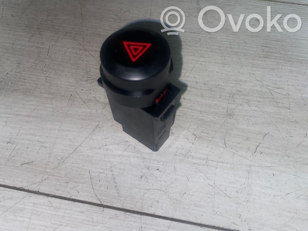 KIA Sorento Hazard light switch 