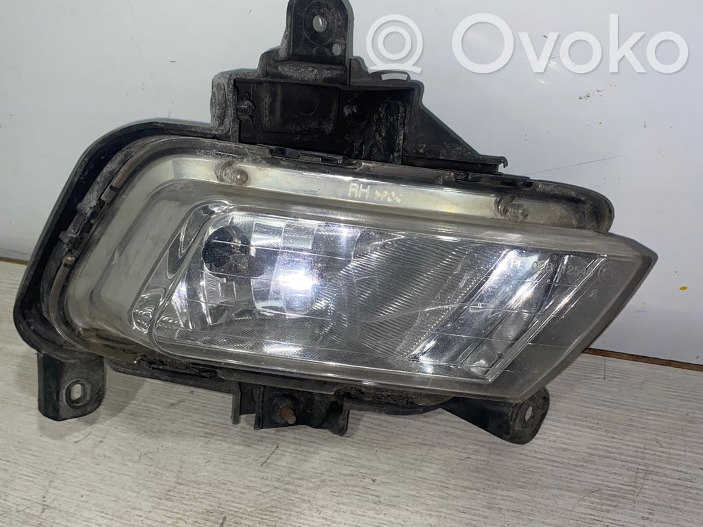 KIA Ceed Miglas lukturis priekšā 