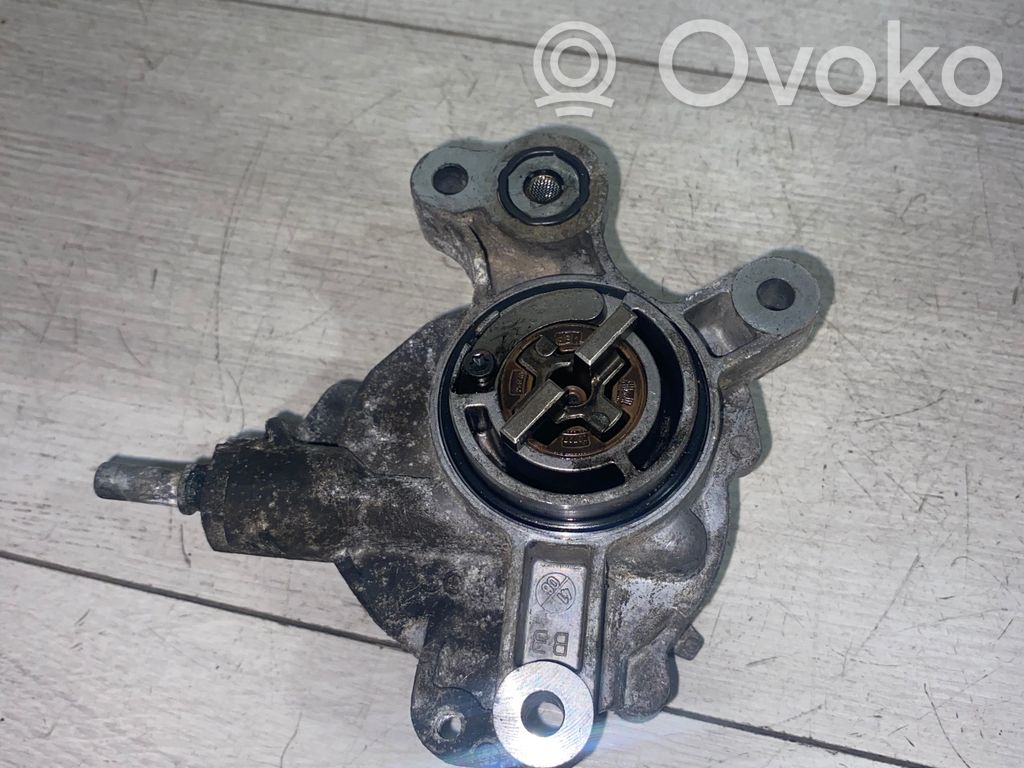 Vacuum pump   D16511