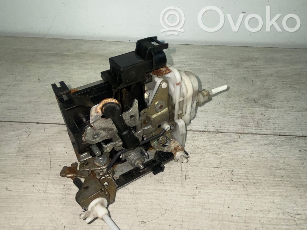 Audi A4 S4 B5 8D Front door lock 