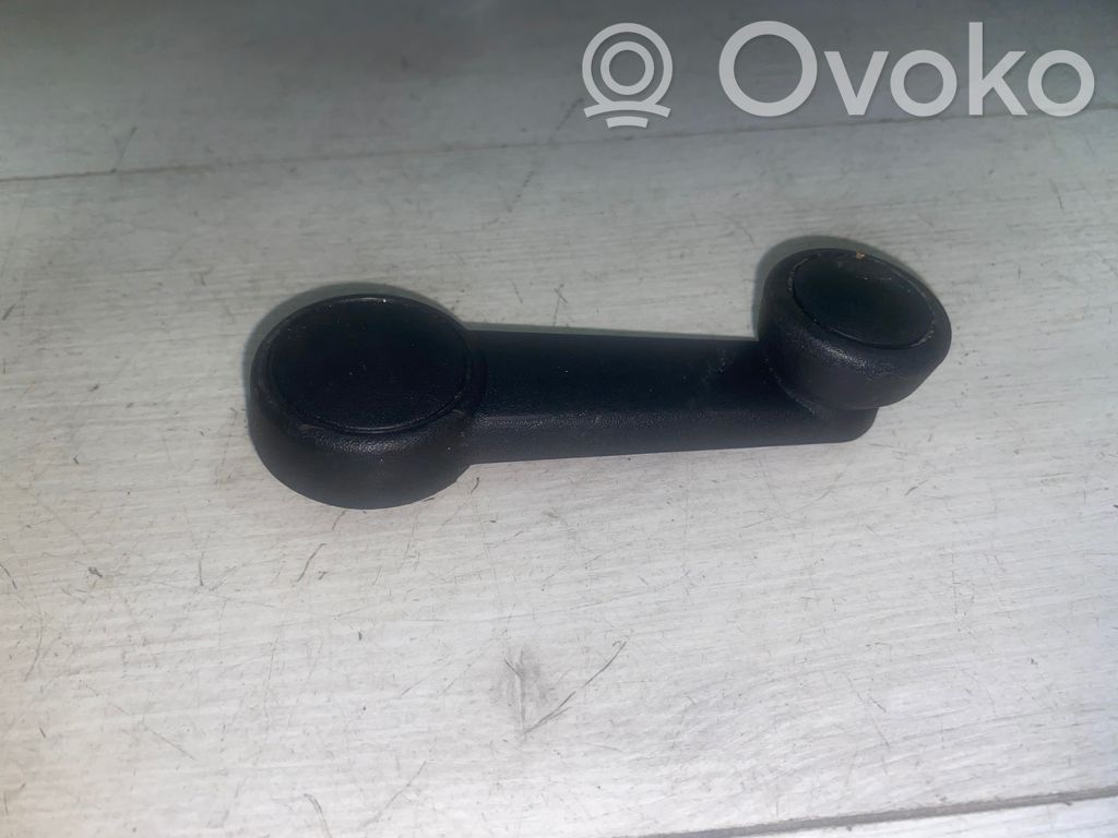 Ford Fiesta Moldura del elevalunas de la puerta trasera 
