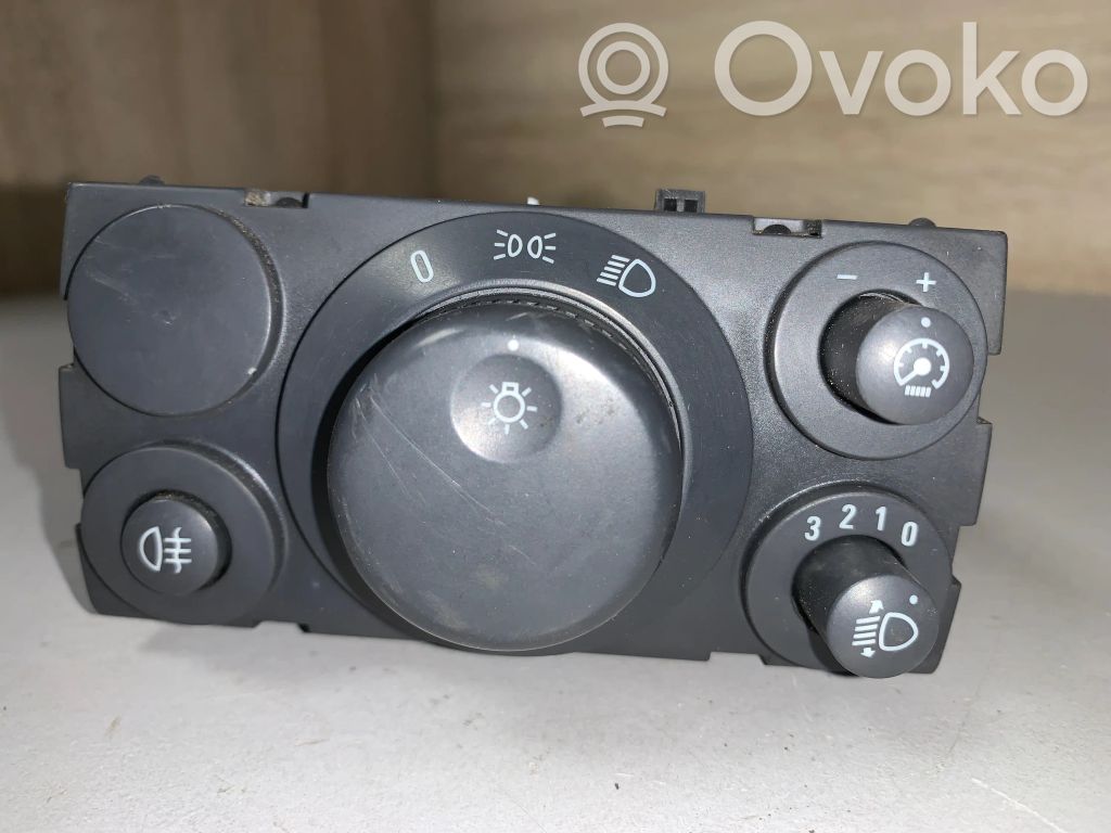 Opel Astra H Light switch 
