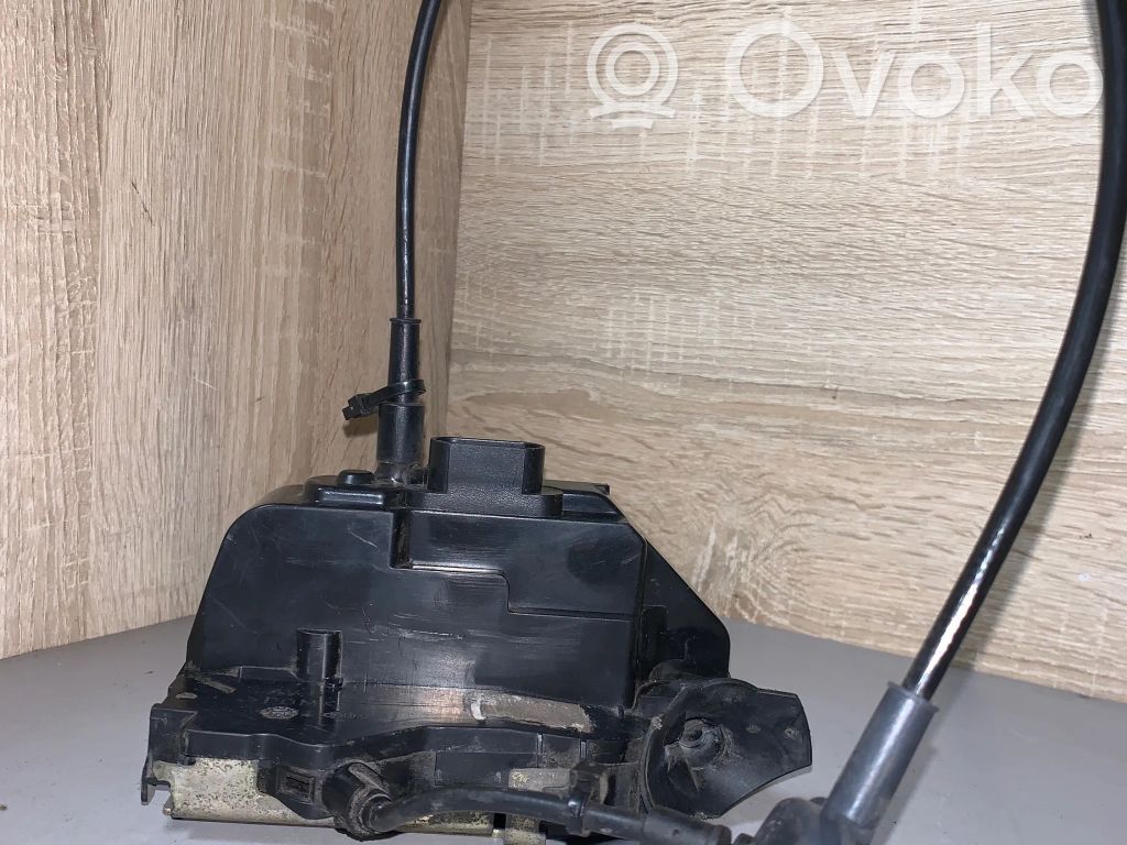 Renault Megane II Front door lock 