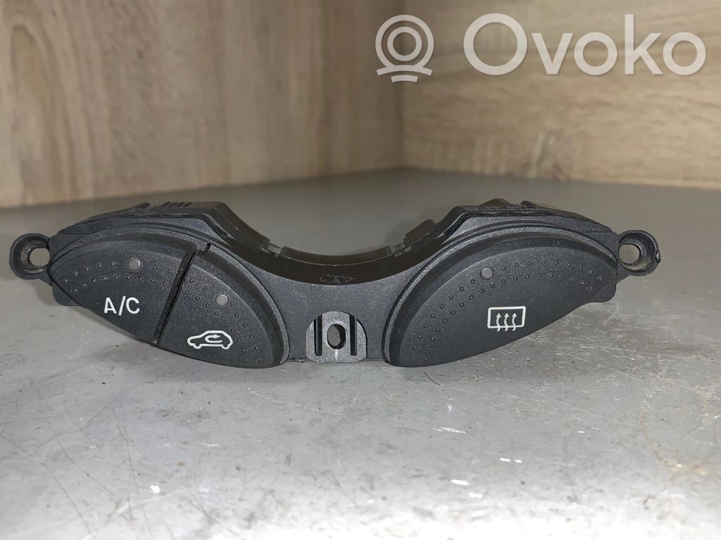 Ford Focus Air conditioning (A/C) switch 