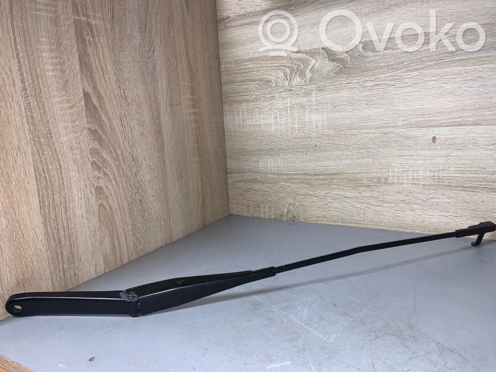 Ford Focus Front wiper blade arm 