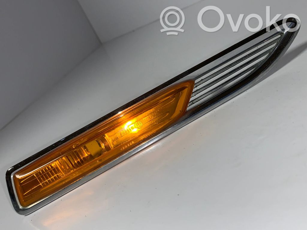Ford Mondeo MK IV Front fender indicator light 