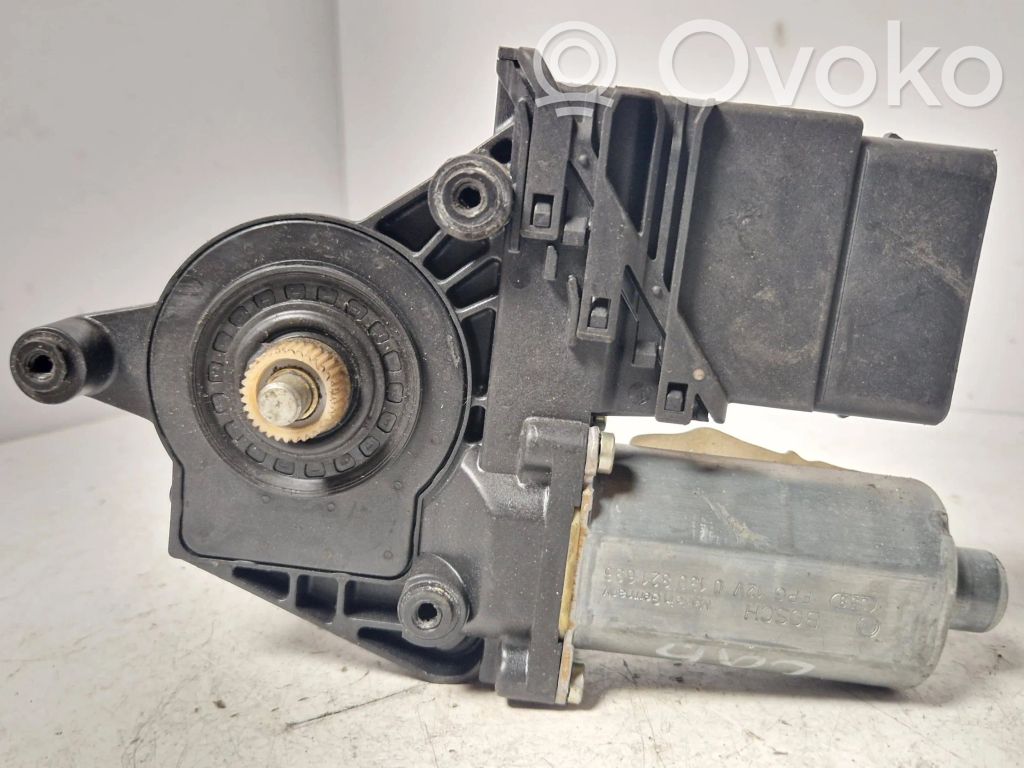 Volkswagen PASSAT B5 Silniczek podnoszenia szyby drzwi tylnych 
