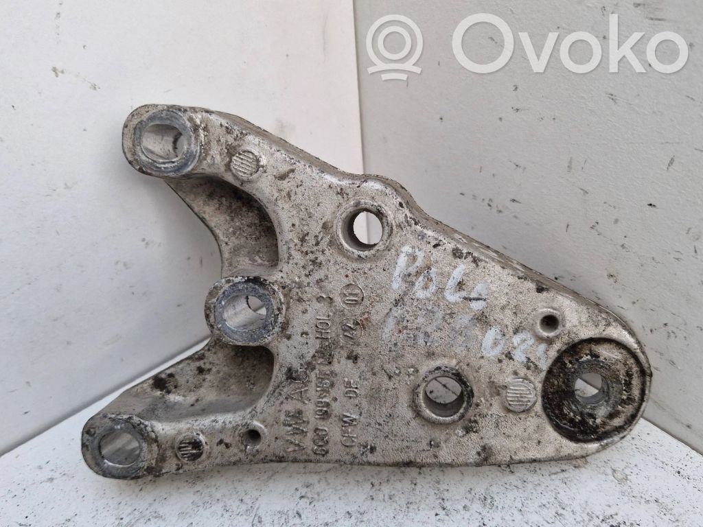 Volkswagen Polo Engine mounting bracket 
