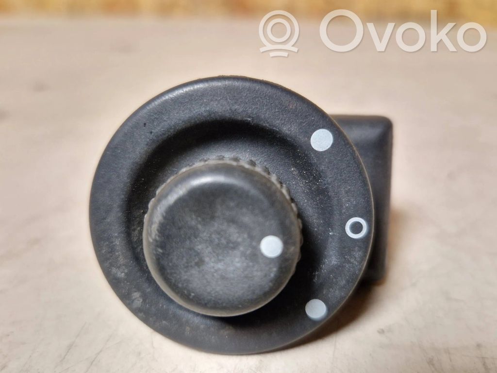Renault Master III Wing mirror switch 