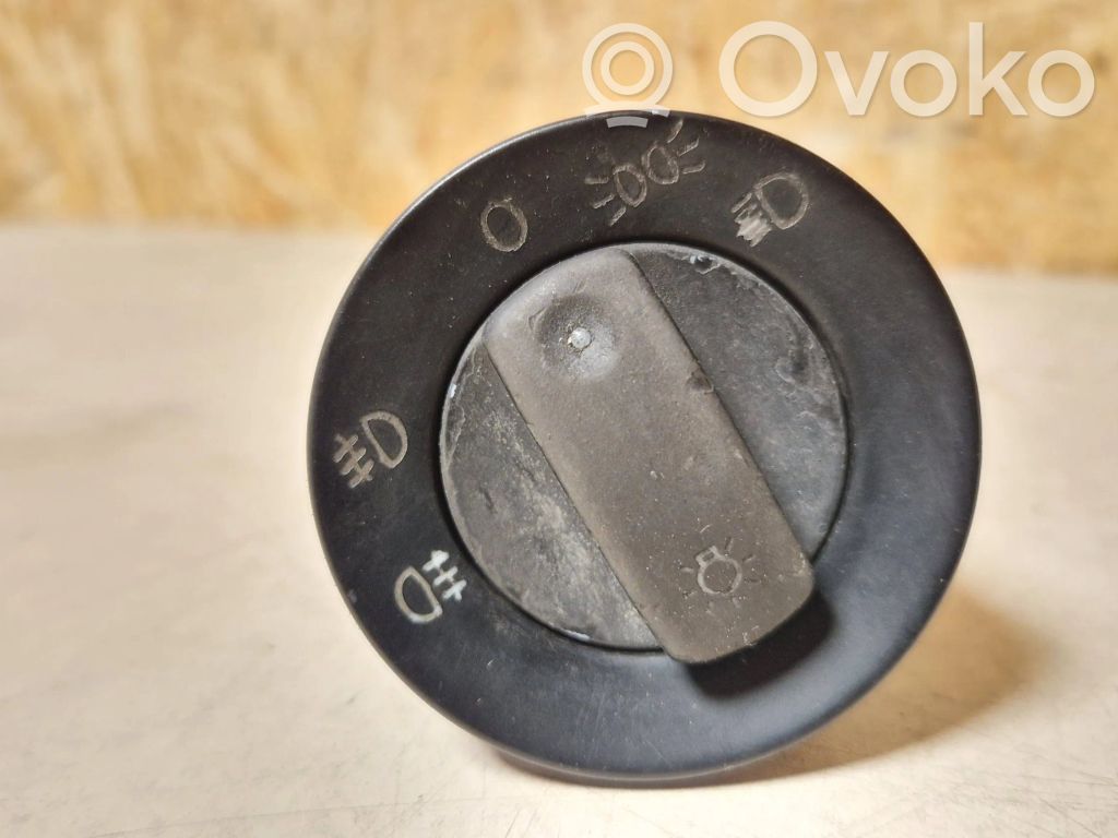 Light switch   8E0941531