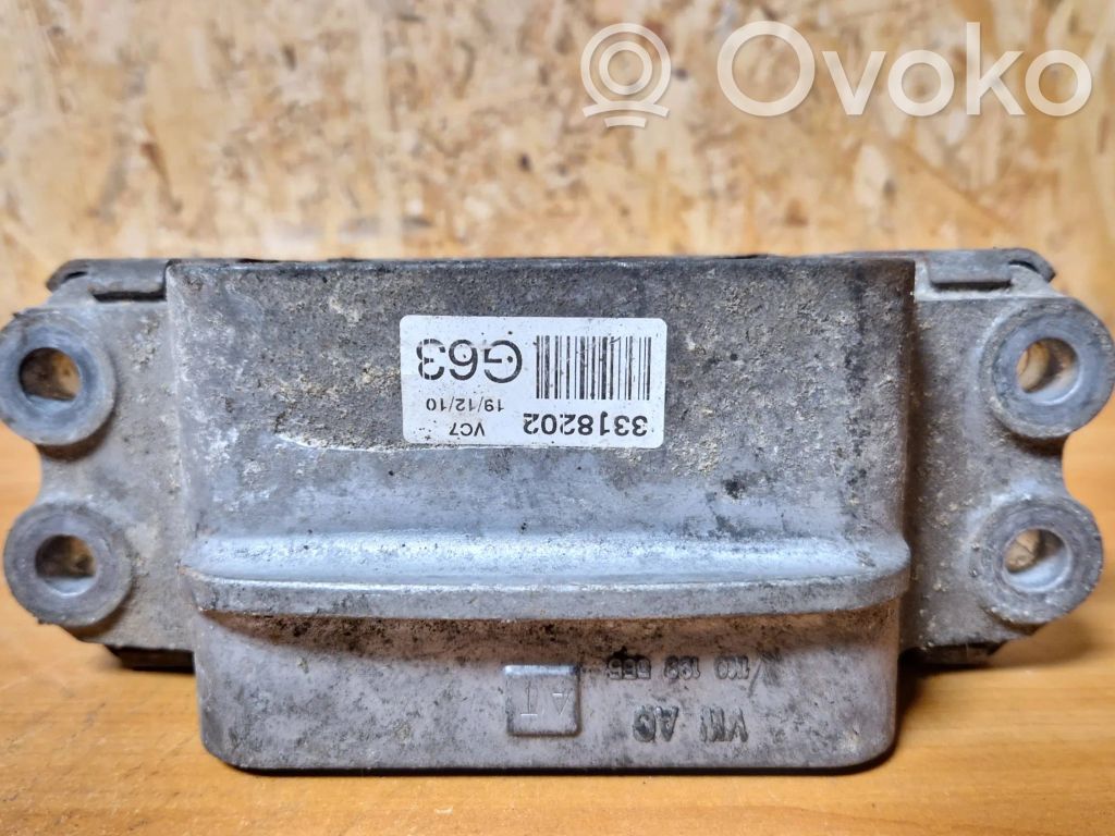 Engine mount bracket   3318202