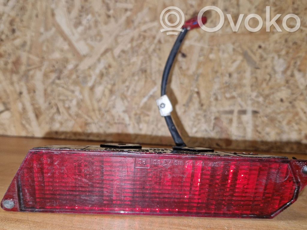 Chrysler Town & Country III Third/center stoplight 
