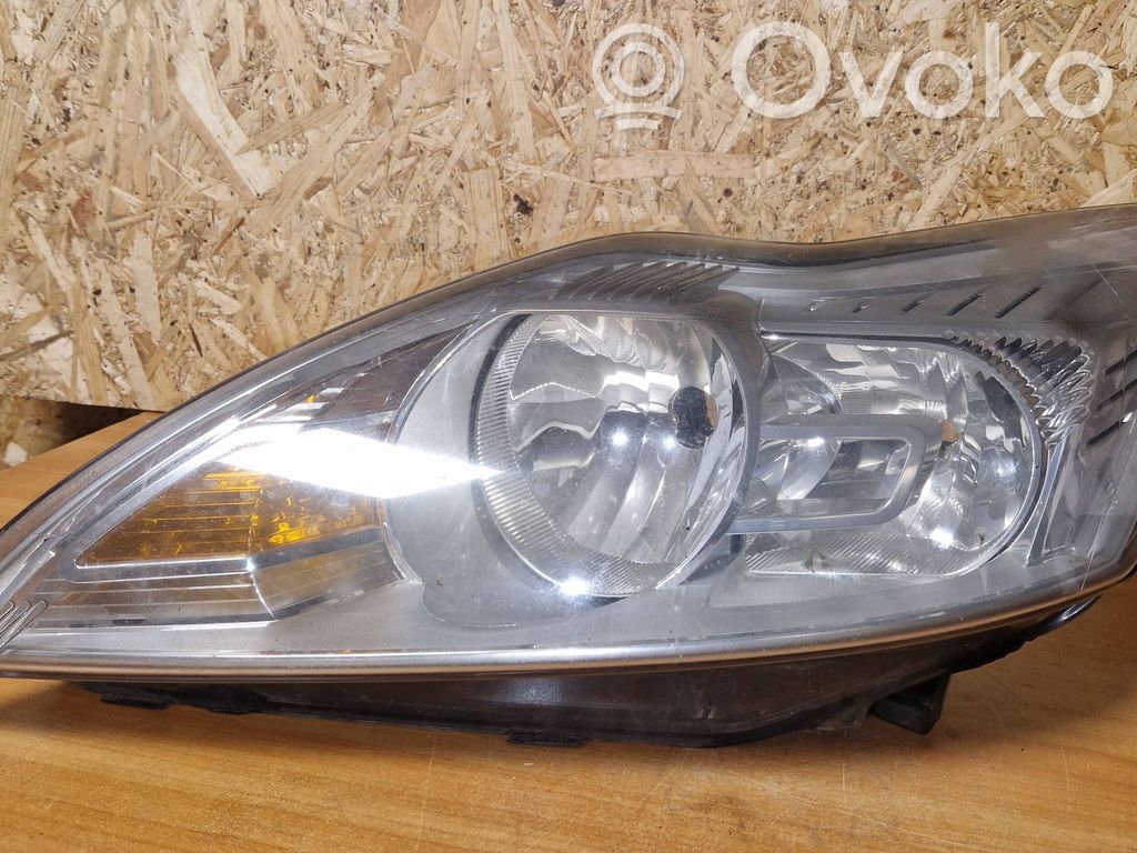 Ford Focus Headlight/headlamp 