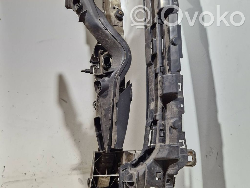 Ford Focus Radiatoru paneļa augšējā daļa (televizors) 