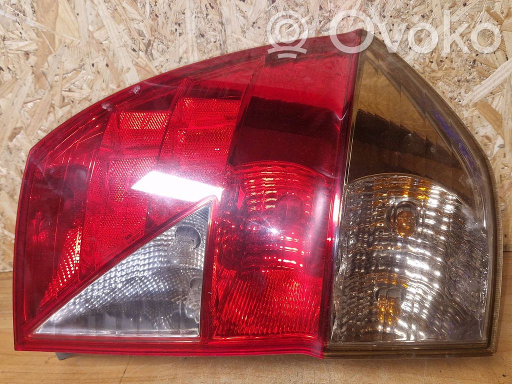Honda FR-V Rear/tail lights 
