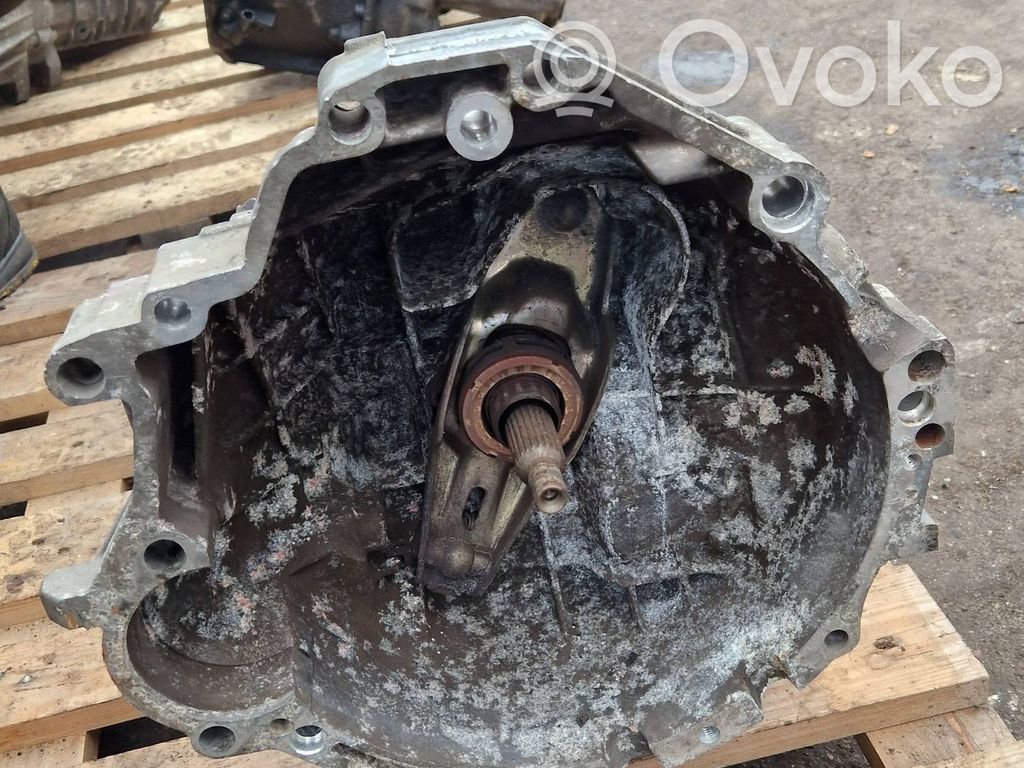 Audi A4 S4 B6 8E 8H Mehāniska 5 ātrumu pārnesumkārba 