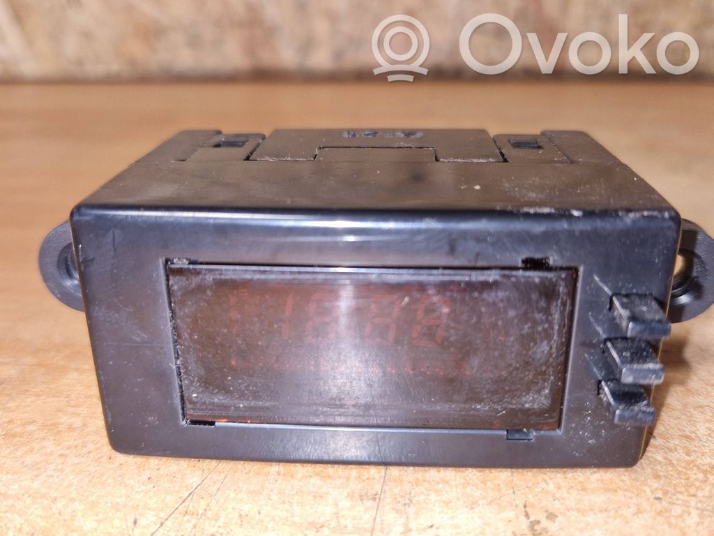 Clock   945003E150