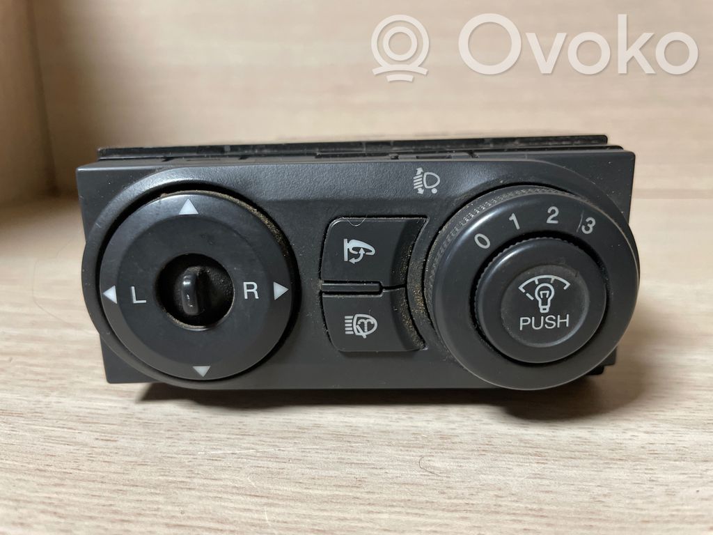Chevrolet Captiva Wing mirror switch 