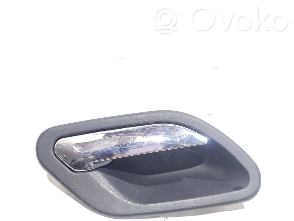 Manecilla interna puerta trasera   R17032926