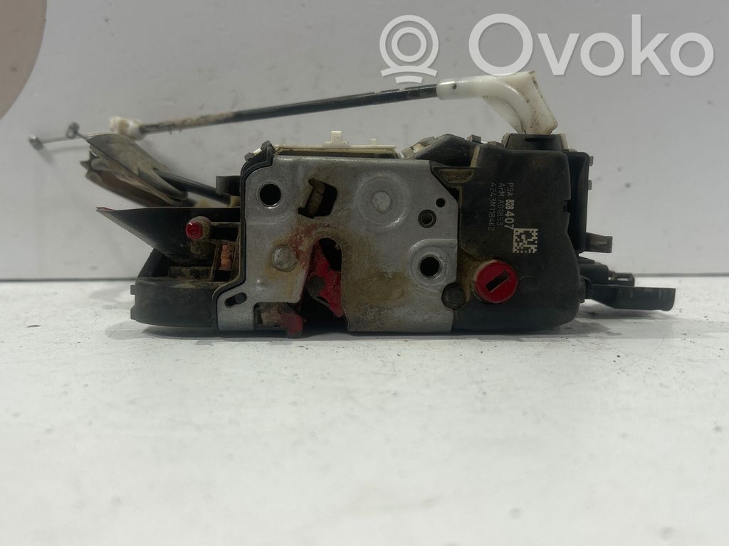 Peugeot Partner Front door lock 