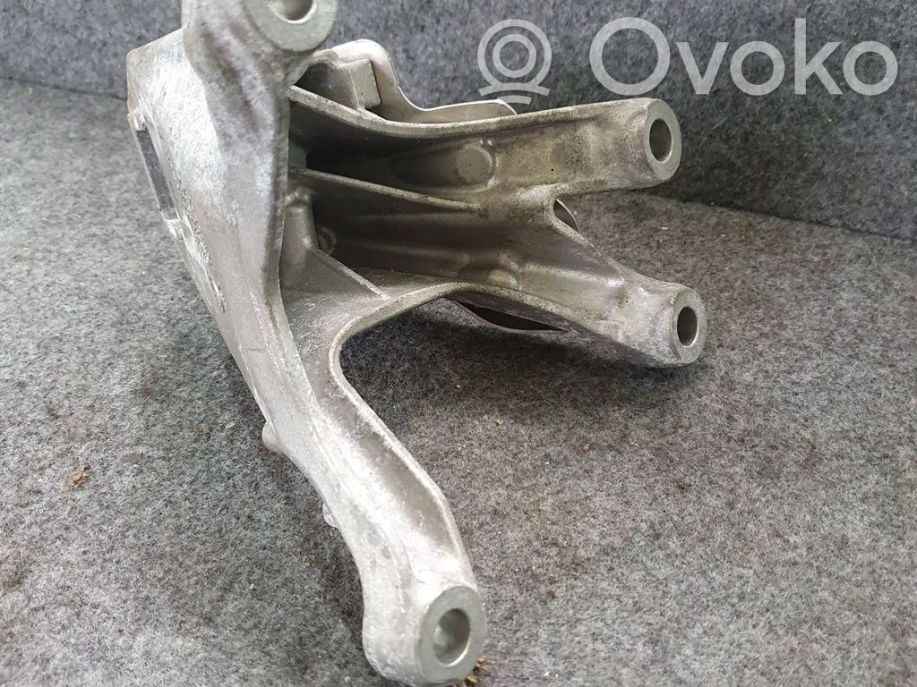 BMW 3 G20 G21 Engine mounting bracket 