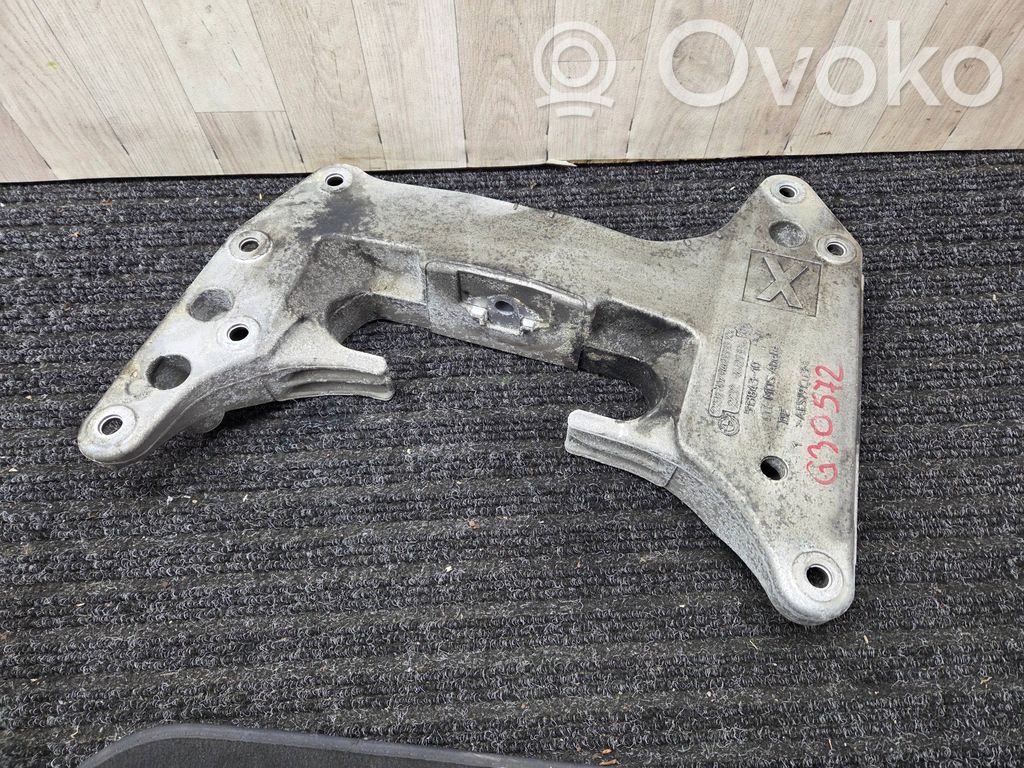 BMW 5 G30 G31 G38 Gearbox mounting bracket 