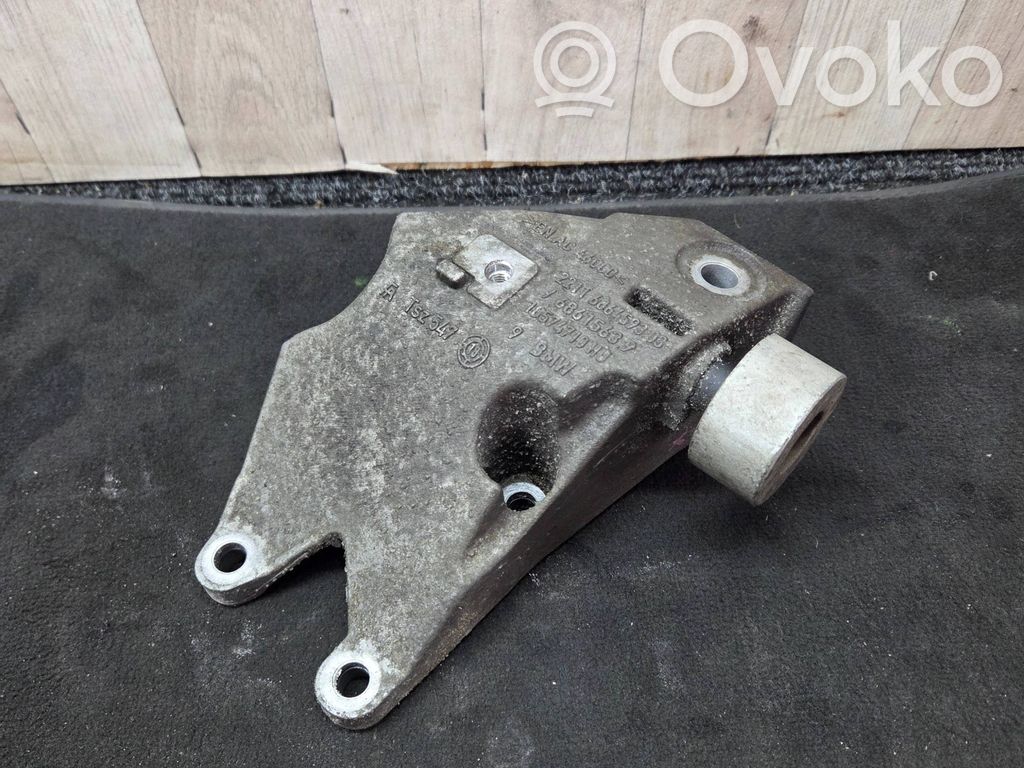 BMW 5 G30 G31 G38 Engine mounting bracket 