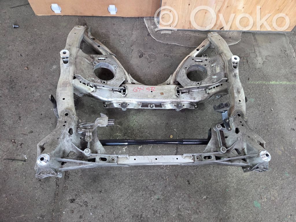 BMW 5 G30 G31 G38 Rama pomocnicza przednia 