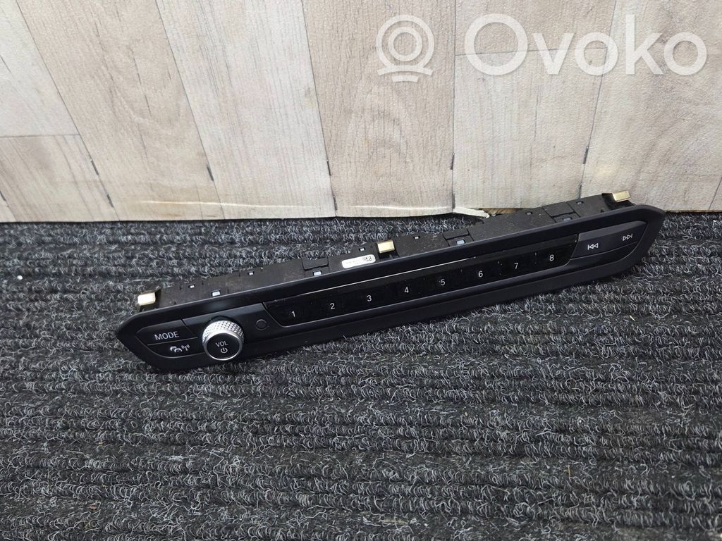 BMW 3 G20 G21 Przyciski / Przełącznik regulacji głośności 