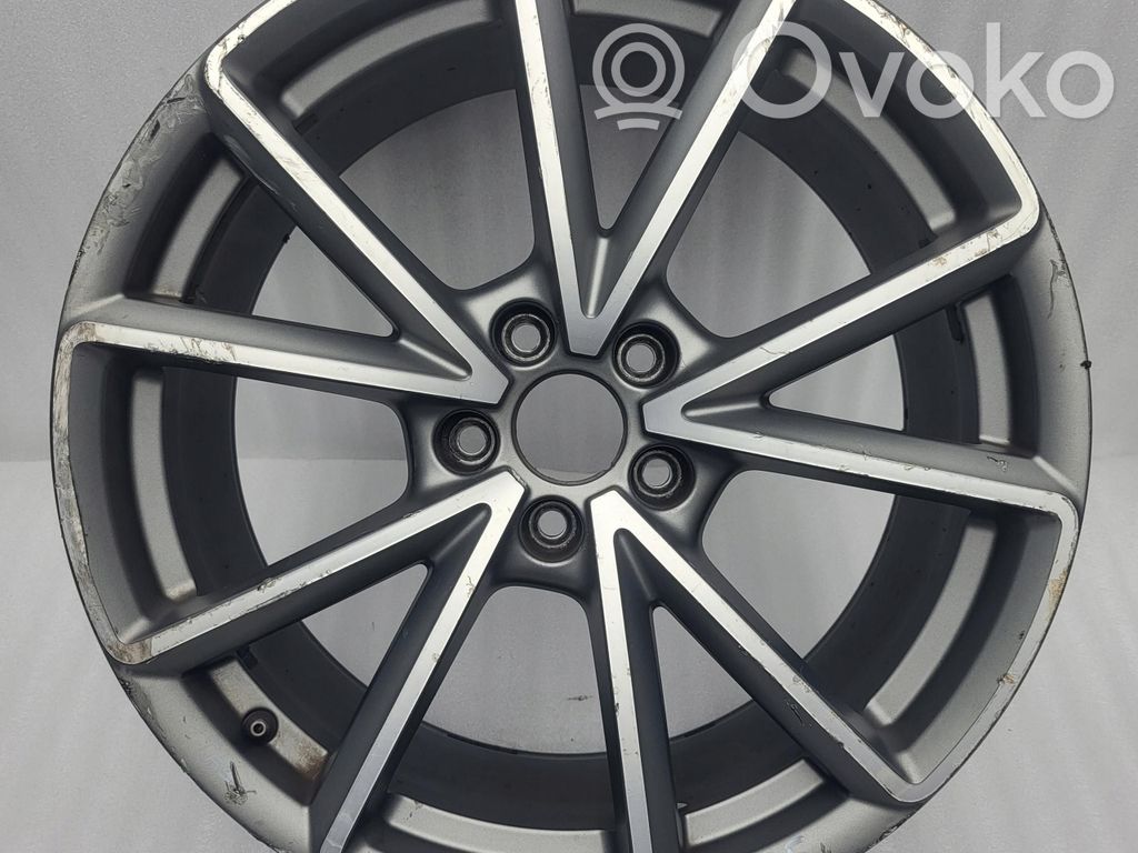 Audi RS4 B9 Capac roată original 