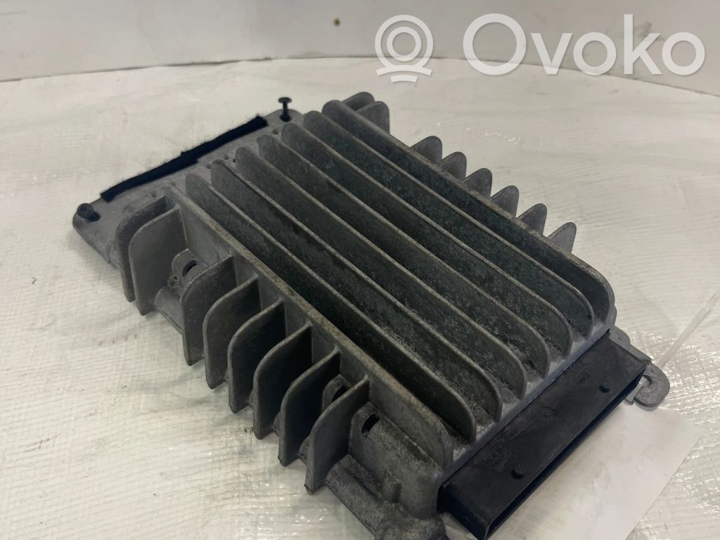 Audi A4 S4 B6 8E 8H Vahvistin 