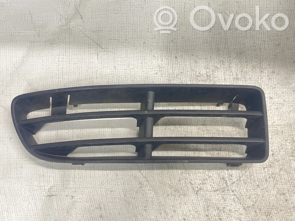 Volkswagen Bora Kratka dolna zderzaka przedniego 