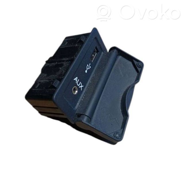 Renault Megane III Enchufe conector USB 