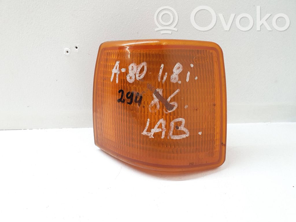 Audi 80 90 B2 Front indicator light 