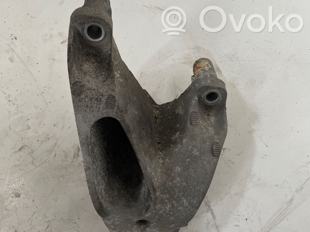 Audi A4 S4 B8 8K Engine mounting bracket 
