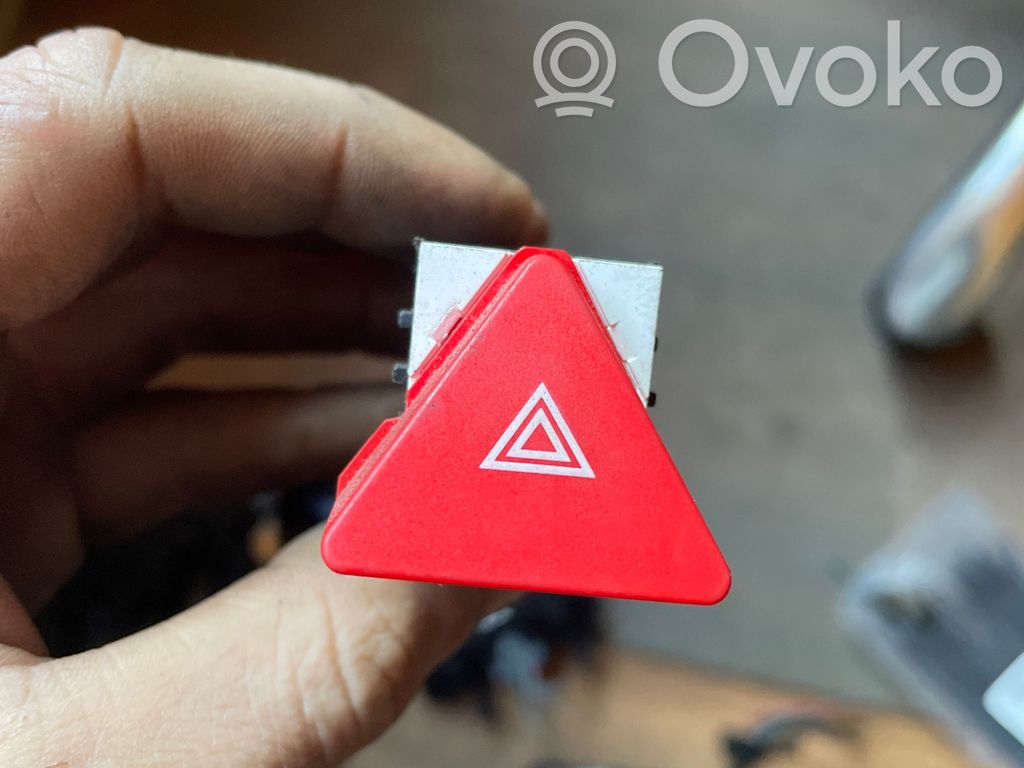 Volkswagen Touran I Hazard light switch 