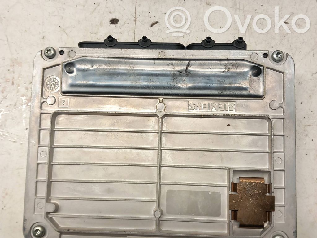 Volkswagen PASSAT B5 Engine control unit/module 