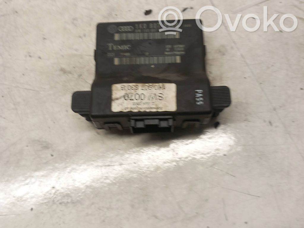 Audi A3 S3 8P Gateway control module 