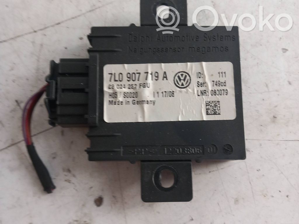 Volkswagen Phaeton Alarm control unit/module 