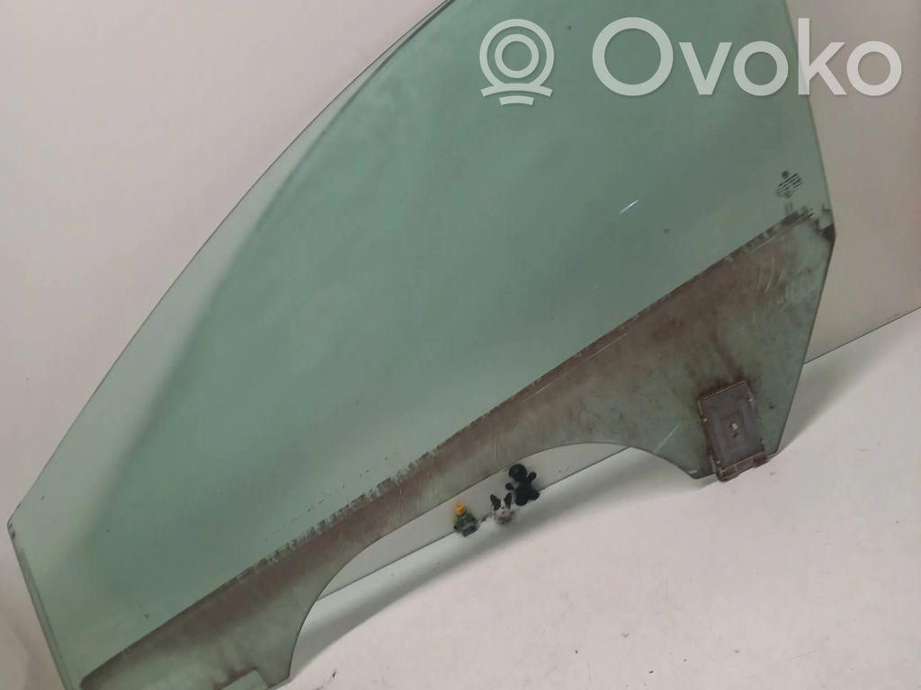 Volkswagen PASSAT CC Front door window glass four-door 