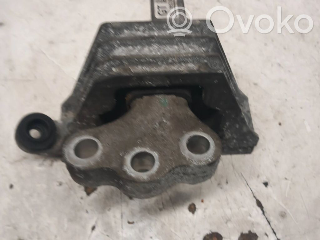 Opel Insignia A Engine mount bracket 