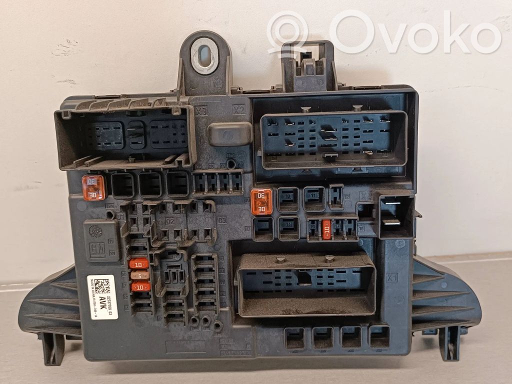 Opel Insignia A Fuse module 