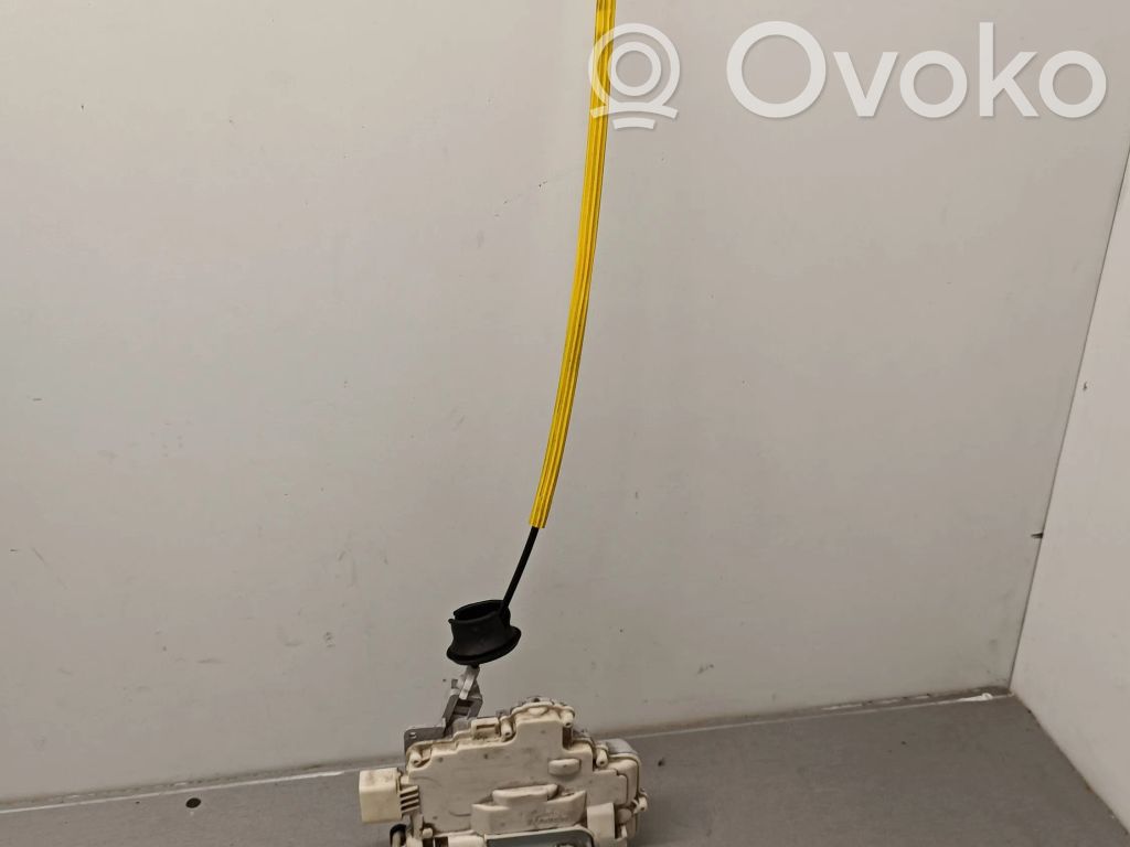 Audi A6 S6 C6 4F Takaoven lukko 